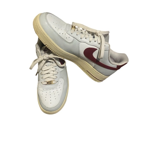 WOMEN’ S SIZE 9.5 - NIKE AIR FORCE 1 ‘07 NEXT NATURE ‘SISTERHOOD - TEAM RED’ - Picture 8 of 11